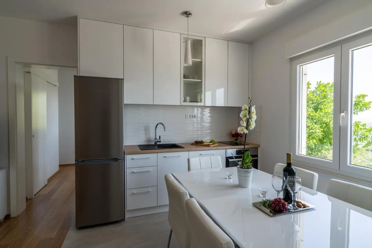 Private Villa Golden Hour With A View Of Split Area Kastel Sucurac