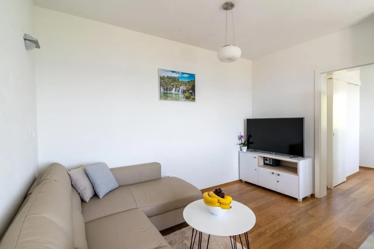Private Villa Golden Hour With A View Of Split Area Kastel Sucurac