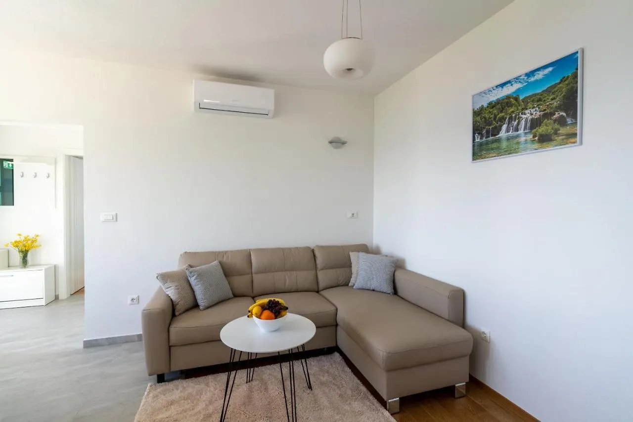 Private Villa Golden Hour With A View Of Split Area Kastel Sucurac
