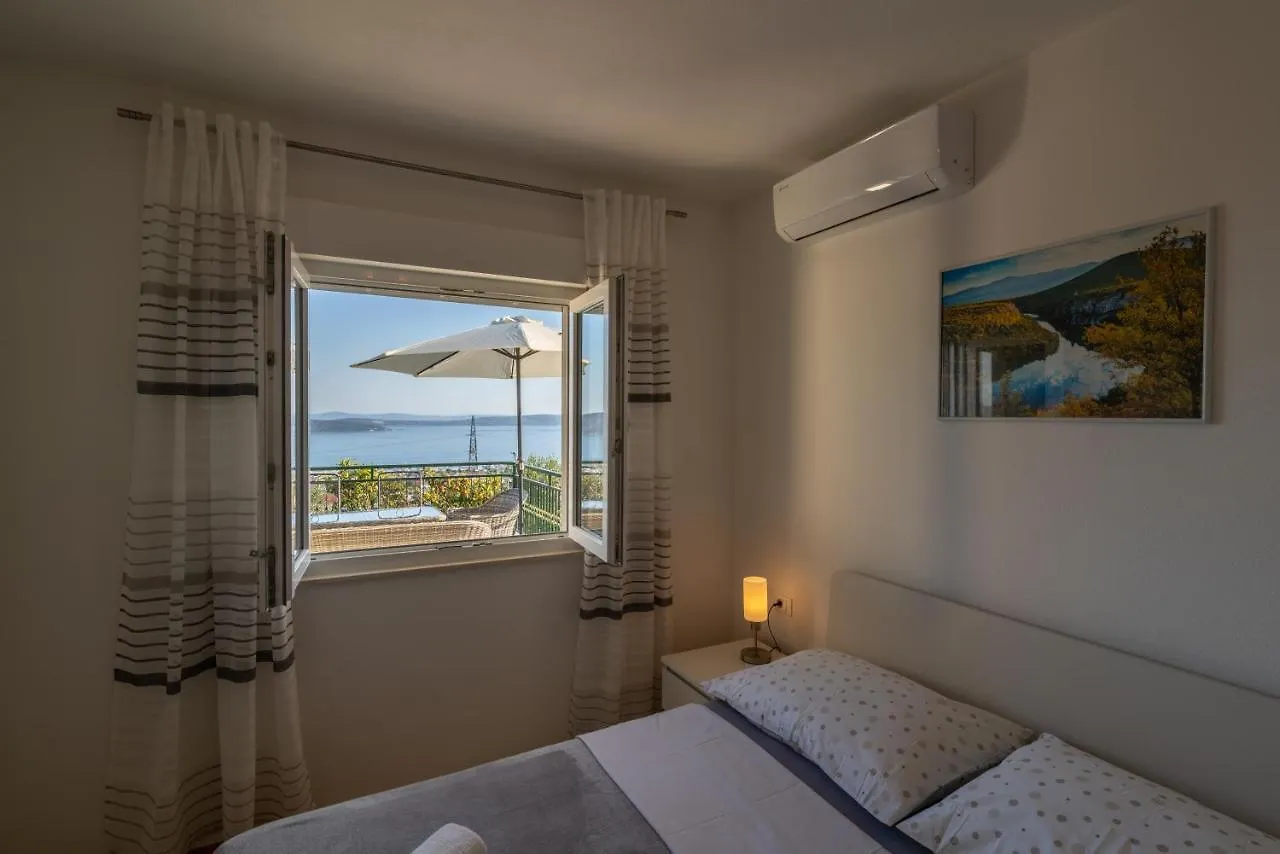 Private Villa Golden Hour With A View Of Split Area Kastel Sucurac