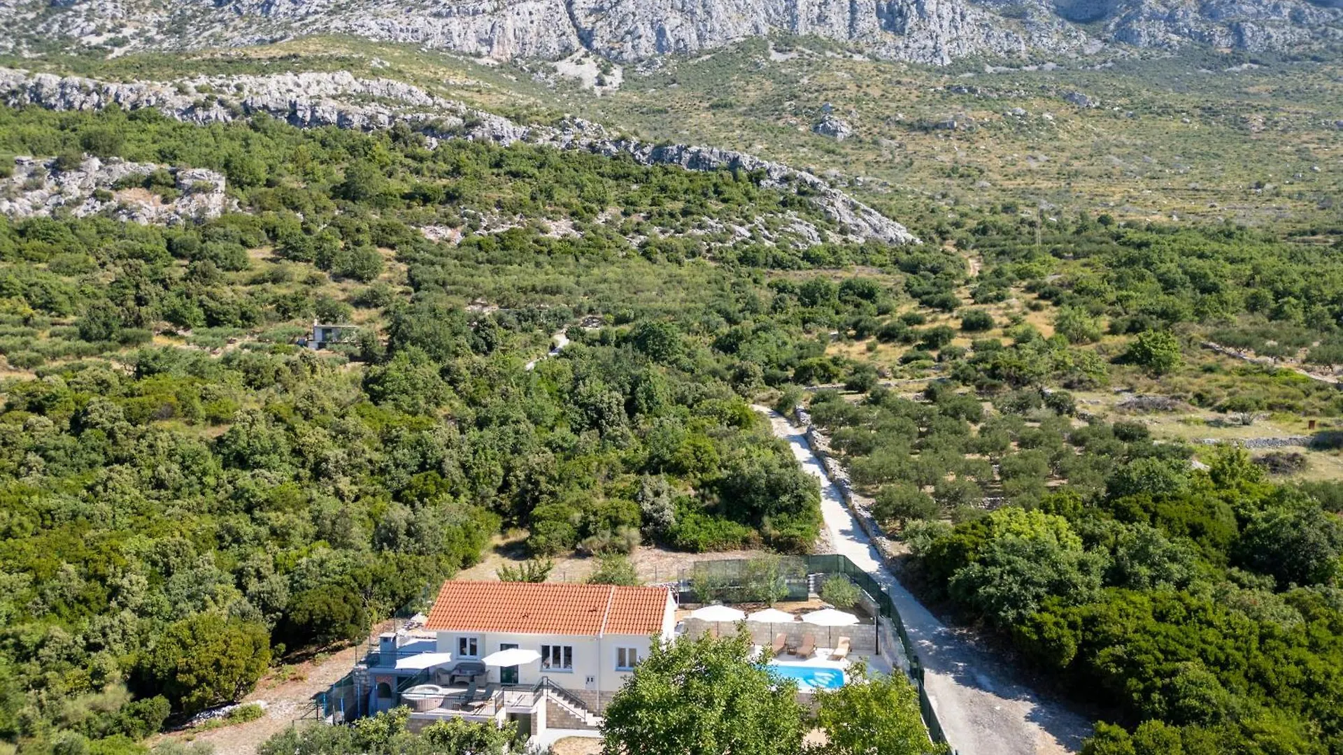 Private Villa Golden Hour With A View Of Split Area Kastel Sucurac