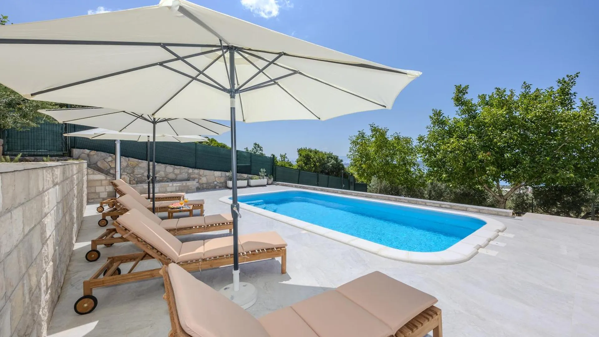 Private Villa Golden Hour With A View Of Split Area Kastel Sucurac
