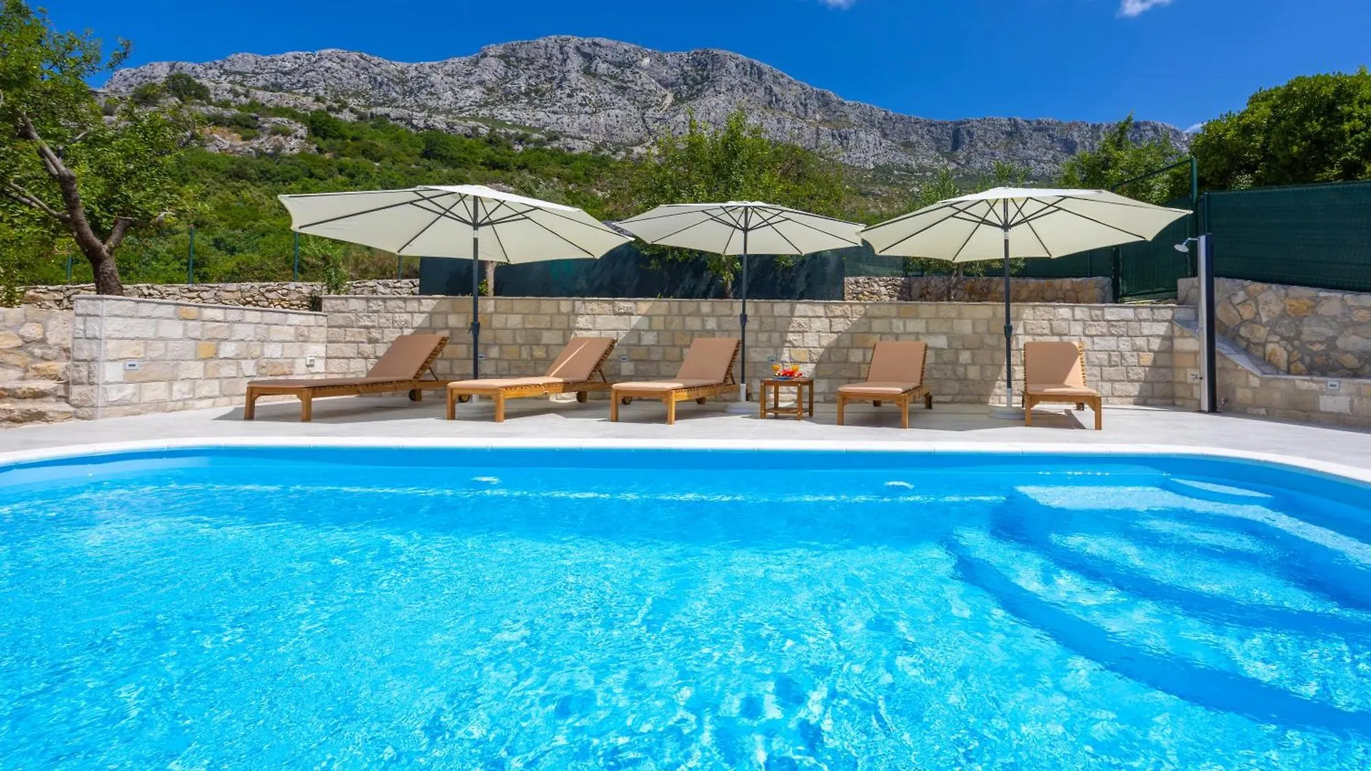 Private Villa Golden Hour With A View Of Split Area Kastel Sucurac 0*,  Croatia