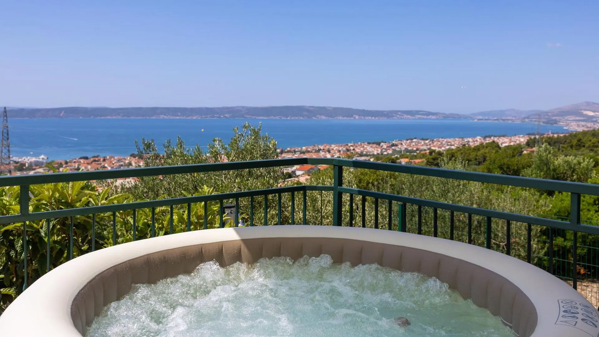 Private Villa Golden Hour With A View Of Split Area Kastel Sucurac