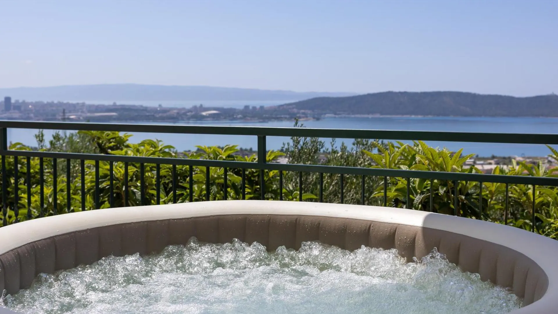 Private Villa Golden Hour With A View Of Split Area Kastel Sucurac 0*,